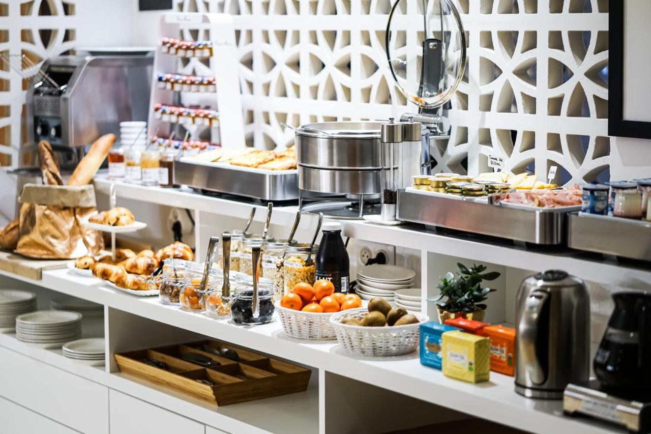Hotel Le Collonges Tv Connecte Wifi Netflix บรีฟ-ลา-เกยยาร์ด ภายนอก รูปภาพ